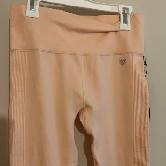 Peach Forever 21 Active Leggings - Picture 3 of 3